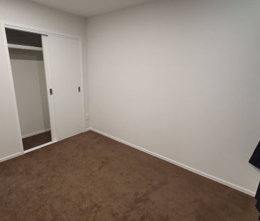 Modern, Sunny 2 Bedroom Standalone Home in Henderson - Photo 5