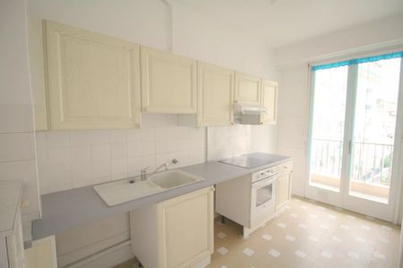 Location Appartement 2 pièces 46m² NICE 06000 - Photo 2