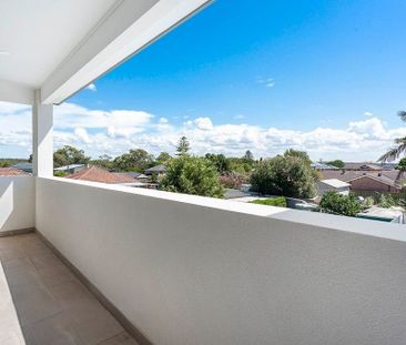 Luxuriously Designed, Stylish And Sun Kissed Executive Style Four B... - Photo 2