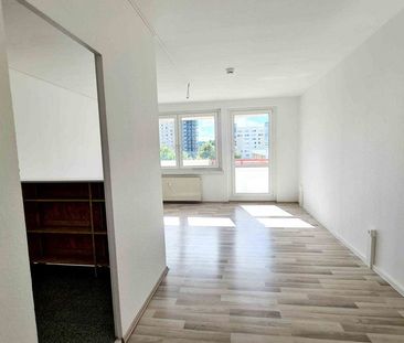 Schöne, helle 3-Zimmer-Wohnung mit Balkon und Aufzug! - Foto 3