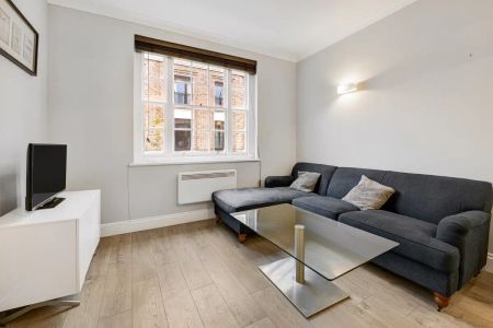 1 bedroom flat in London - Photo 4