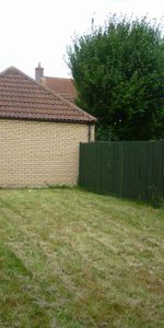 2 bedroom end of terrace house to rent - Photo 4