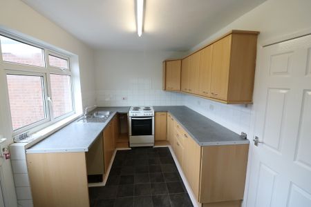 Parkfield Drive, Hull - Photo 4