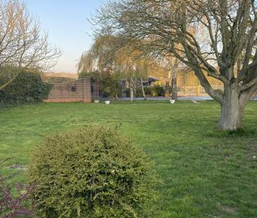 Detached annex - beautifully refurbished with parking and fibre bro... - Photo 4