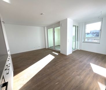 Attraktive 2-Zimmer-Wohnung mit Loggia und Einbauküche - Foto 1