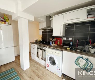 3 bedroom apartment to rent - Photo 6