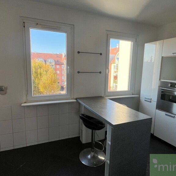 Przecław, 6pok., 2 piwnice, balkon - Zdjęcie 1