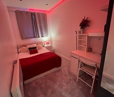 Room in a Shared House, Gorse Rise, SW17 - Photo 5