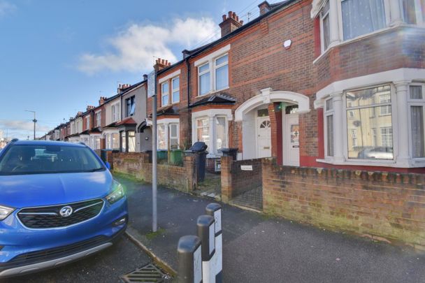 Whippendell Road, Watford, Hertfordshire, WD18 - Photo 1