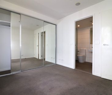 Prime Location! - Photo 4