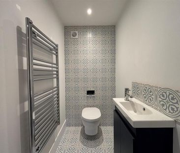 2 bedroom semi-detached house to rent - Photo 6