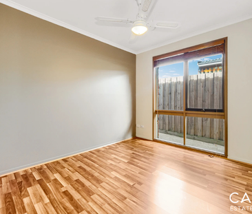 8 Conway Court, Cranbourne - Photo 3