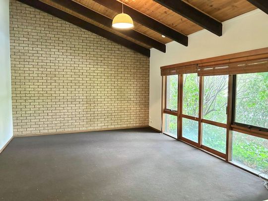 Freshly Painted Single-Level Unit – Move-In Ready! - Photo 1