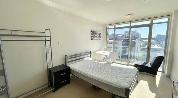 Studio apartment available - Photo 1