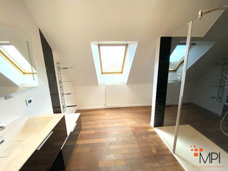 Location Maison 8 pièces 195m² - Photo 4