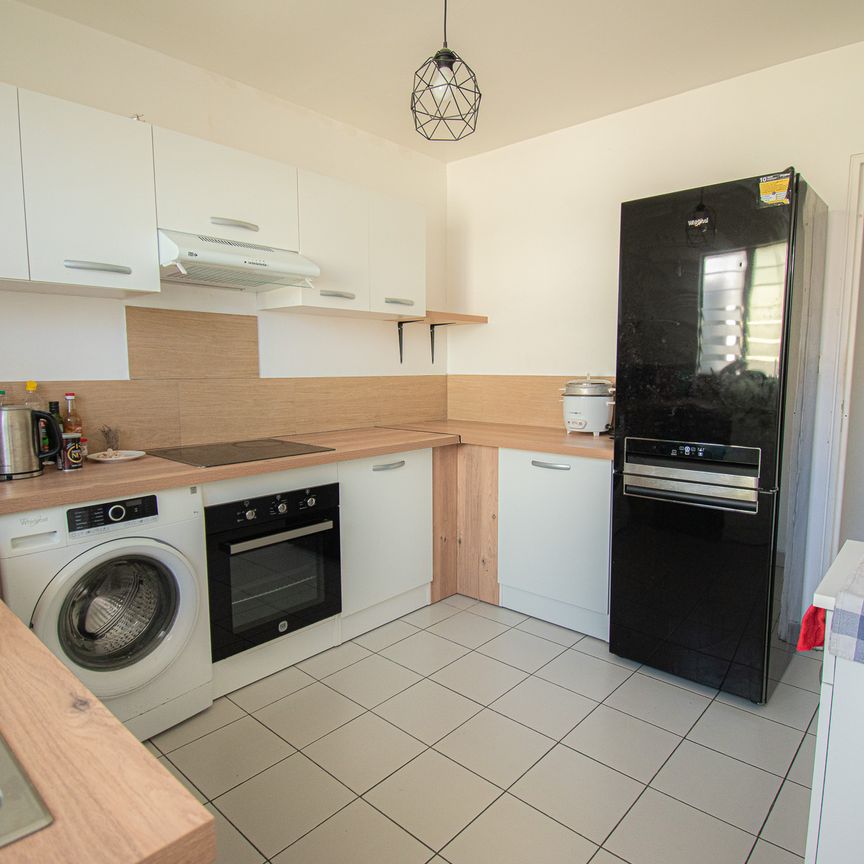 Location Appartement 4 pièces 82m² ST DENIS 97400 - Photo 1