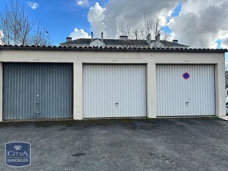 Location Appartement 4 pièces 75m² CHATEAUROUX 36000 - Photo 2