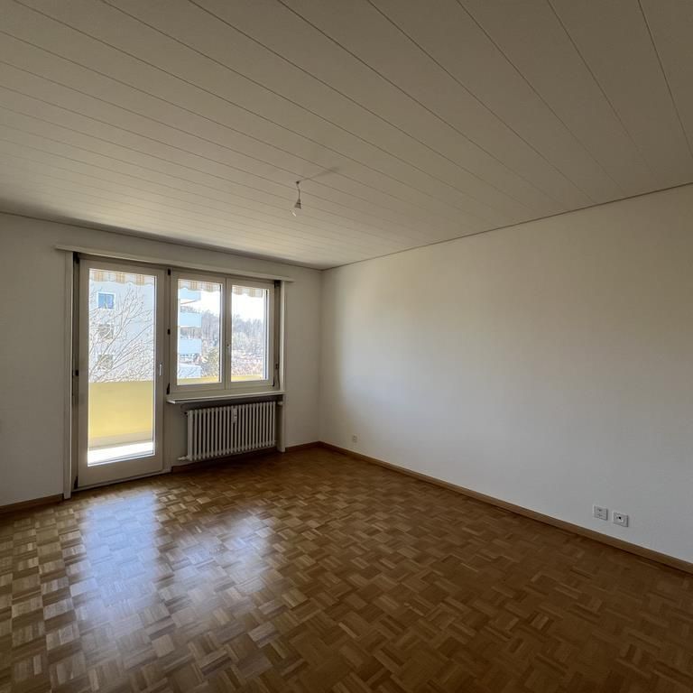 Freundliche Familienwohnung an bester Lage in Binningen - Photo 1