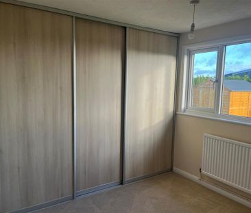 3 bedroom detached bungalow to rent - Photo 4