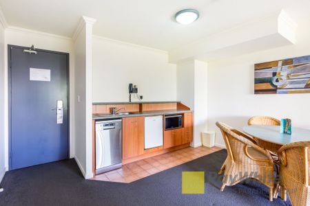 303/140 Ferny Avenue, Surfers Paradise QLD 4217 - Apartment For Rent - $500 | Domain - Photo 3