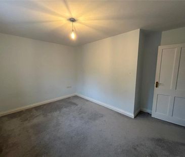 4 bedroom detached house to rent - Photo 3