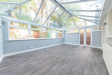 5 bedroom detached house to rent - Photo 2