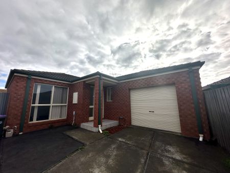 Charming 3 Bedroom Rental in Altona Meadows - Photo 4