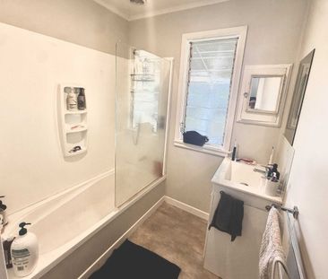 Spacious 3-bedroom home in a quite Milford crescent - Photo 2