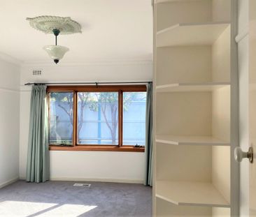 Family Home in the Heart of Newport! - Photo 6