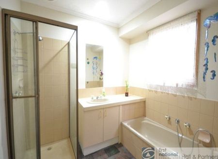 Immaculate Family Home - Photo 5