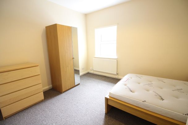 George Court, Newport Road, Roath - Photo 1