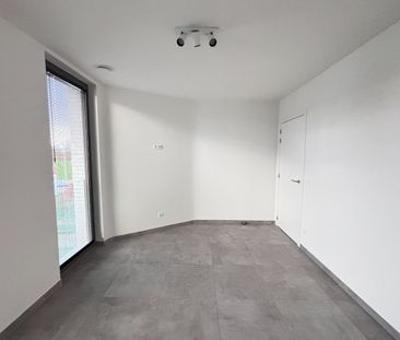 Prachtig appartement met ruim terras in Herk-de-Stad. - Photo 2