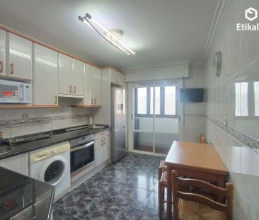 Alquiler de piso en Calle Axular s/n - Photo 3