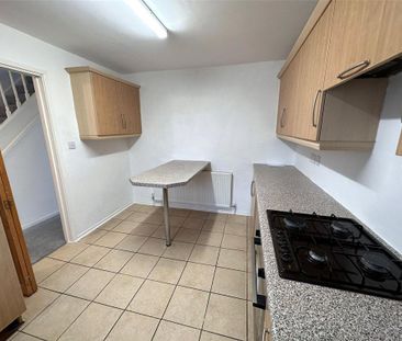2 bedroom semi-detached house to rent - Photo 6