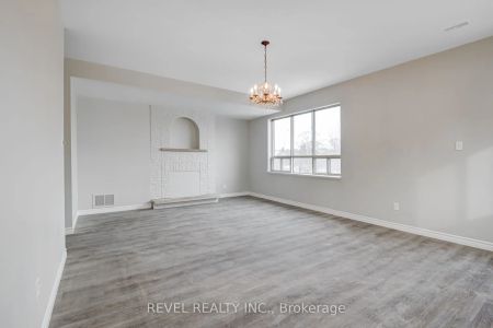 2095 Dufferin Street N #2nd Floor - Photo 2