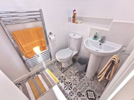 Llys Rhaeadr, Swansea, SA9 - Photo 3