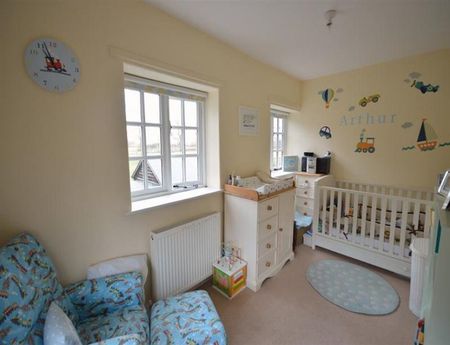 4 Bedroom Detached To Let - Photo 4