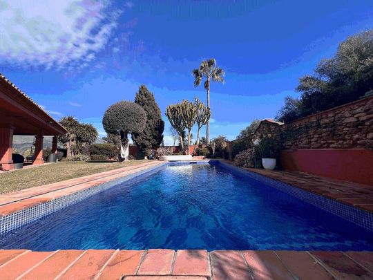 6 bedroom luxury Villa for rent in Marbella, Andalusia - Photo 1