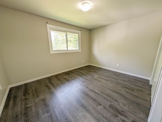 All Inclusive 3 Bedroom Main Unit In Niagara Falls - Photo 1