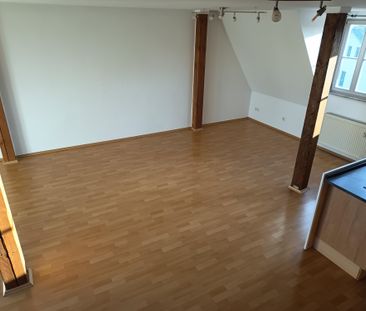 Sonnige 2 Zimmer Dachgeschosswohnung zum 01.11.2025 - Photo 2