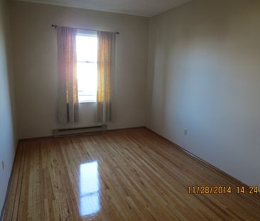 #306 – 2191 West 1st Avenue, Vancouver Bc V6k 1e7 - Photo 2