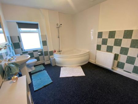 3 bedroom end of terrace house to rent - Photo 5