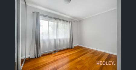 J E N N E R - Photo 2