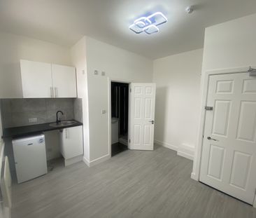 Room in a Shared Flat, Staplehurst Road, SE13 - Photo 2