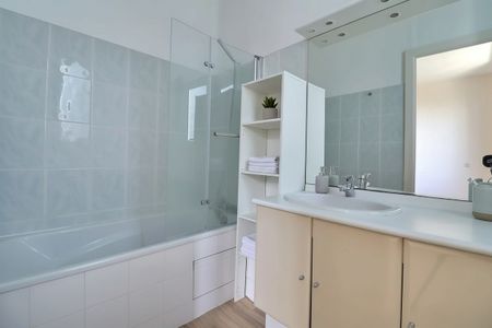 Location Appartement 4 pièces 108m² CHAMALIERES 63400 - Photo 5