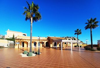 Apartment with 2 bedrooms with swimming pool LONG TERM