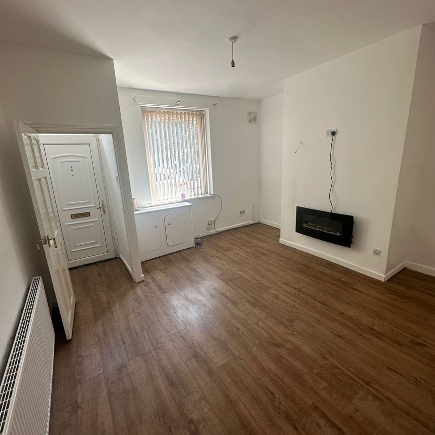 Eton Hill Road, Radcliffe - Photo 1