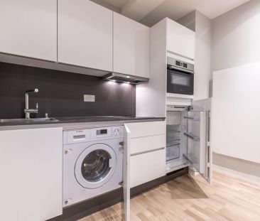 Studio to rent - Photo 2