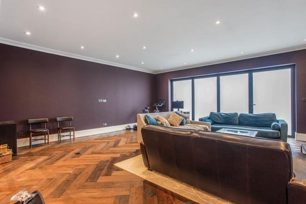 6 bedroom terraced house to rent - Photo 1