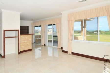 Coastal Living - SHORT TERM LEASE - Photo 3